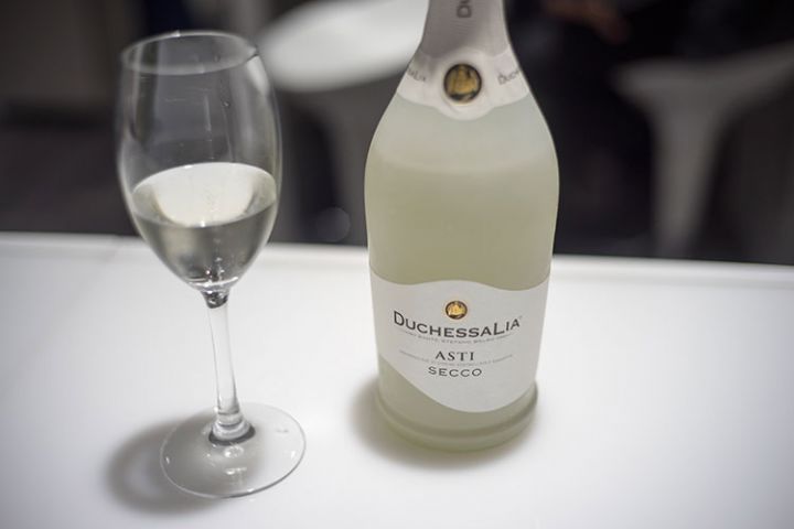 ASTI SECCO DUCHESSA LIA CONQUERS ASIA